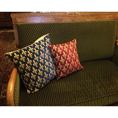 Petite housse de coussin 4 fleurs de lys or sur fond velours bleu roi ou rouge