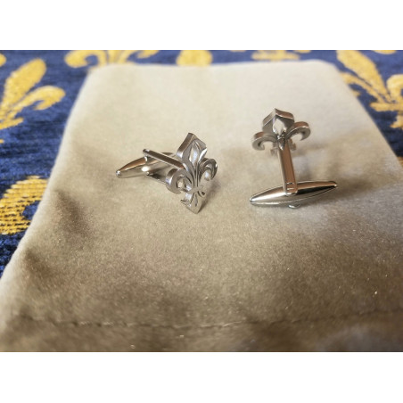 Boutons de manchettes fleur de lys argent ciselés